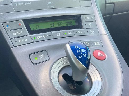 Used 2015 Toyota Prius Four FWD image 25