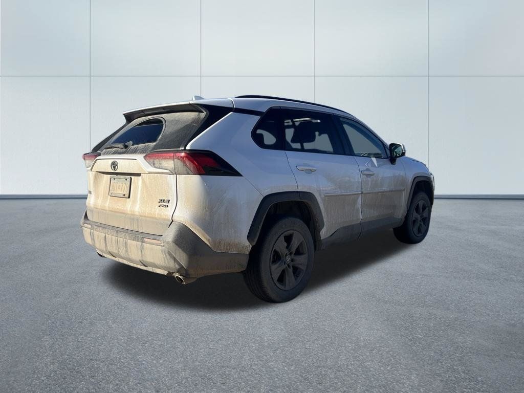 Used 2022 Toyota RAV4 XLE w/ Convenience Package AWD/4WD image 6