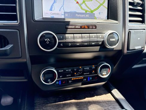 Used 2020 Ford Expedition Limited AWD/4WD image 19