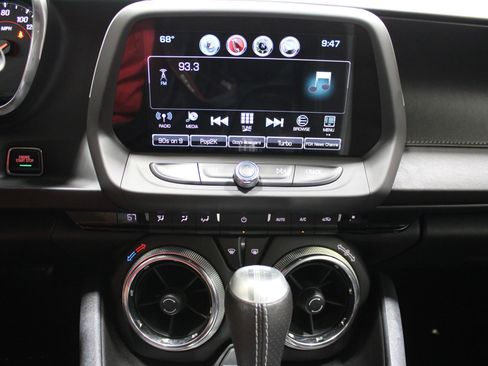 Used 2017 Chevrolet Camaro SS RWD image 25