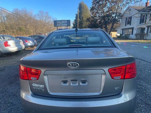 Used 2010 Kia Forte EX image 5