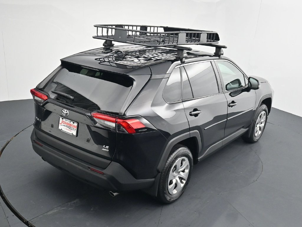 Used 2023 Toyota RAV4 LE AWD/4WD image 30