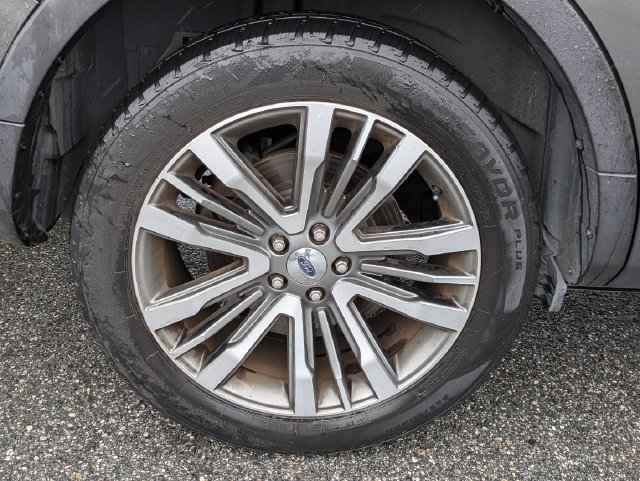 Used 2019 Ford Explorer Platinum AWD/4WD image 10