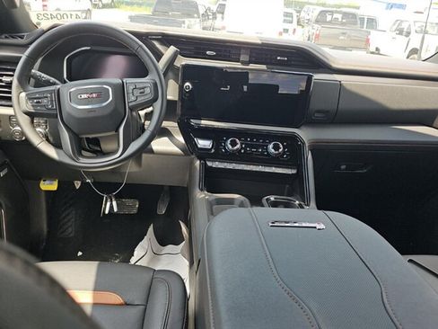 Used 2026 GMC Sierra 2500 AT4 AWD/4WD image 5