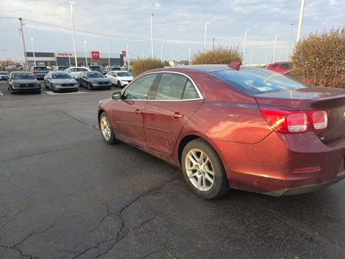 Used 2015 Chevrolet Malibu LT w/ Power Convenience Package image 5