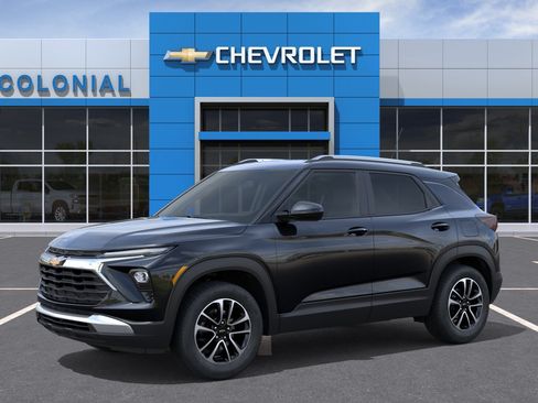 New 2026 Chevrolet TrailBlazer LT w/ LT Cold Weather Package AWD/4WD image 2