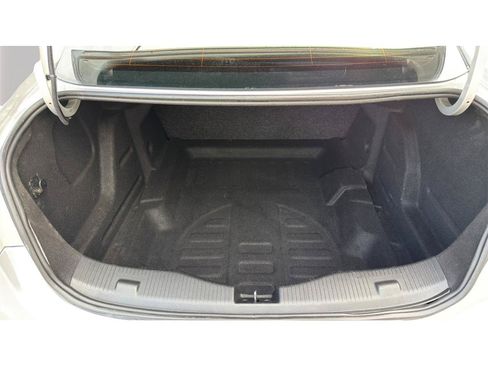 Used 2017 Chevrolet Cruze LS FWD image 28