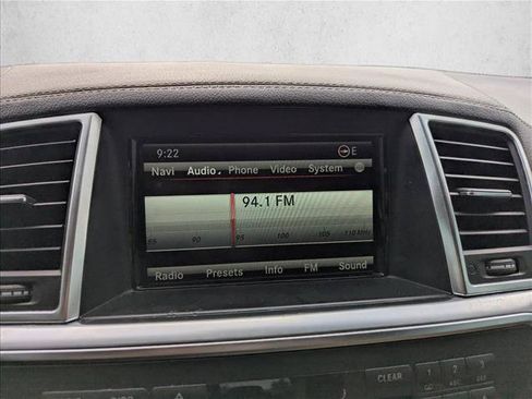 Used 2016 Mercedes-Benz GL 550 4MATIC image 18