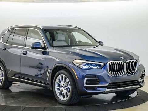 Certified 2022 BMW X5 sDrive40i w/ Luxury Seating Package RWD image 6