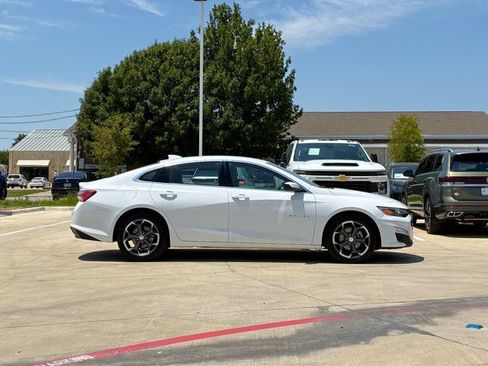 Used 2022 Chevrolet Malibu LT FWD image 7