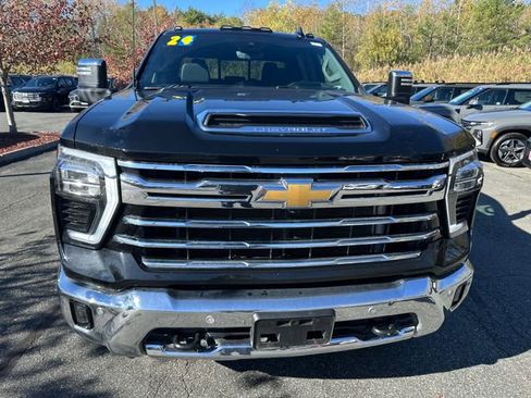 Used 2024 Chevrolet Silverado 3500 LTZ w/ LTZ Plus Package image 8