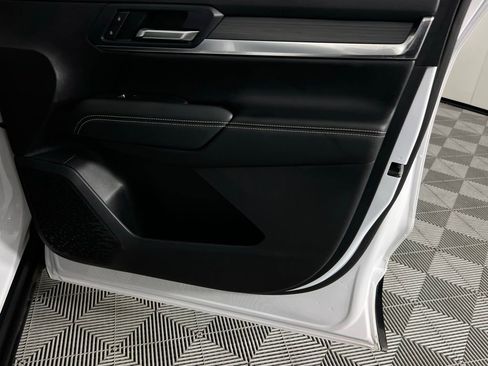 Used 2025 GMC Terrain Elevation image 34