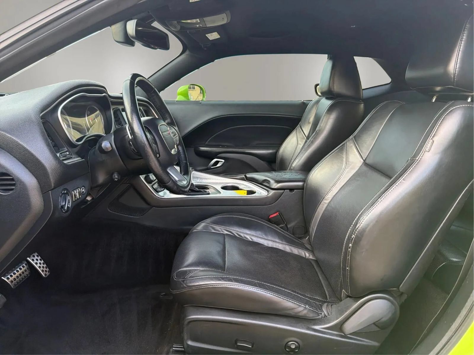 Used 2015 Dodge Challenger R/T Plus RWD image 11