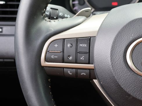 Certified 2022 Lexus RX 350 FWD w/ Premium Package image 18