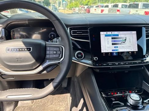 Used 2022 Jeep Wagoneer Series III w/ Convenience Group I AWD/4WD image 10