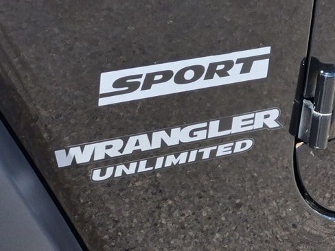 Used 2017 Jeep Wrangler Unlimited Sport w/ Quick Order Package 24S AWD/4WD image 13