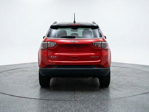 Used 2025 Jeep Compass Limited image 7