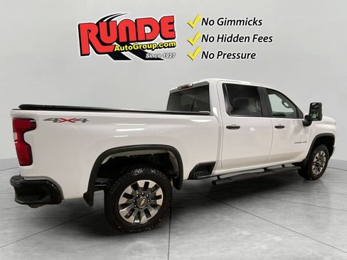 Used 2022 Chevrolet Silverado 2500 Custom w/ Custom Value Package AWD/4WD image 6