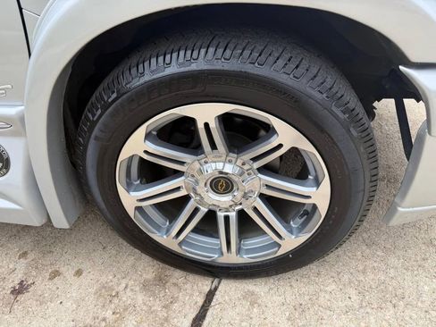 Used 2017 Chevrolet Express 2500 image 7