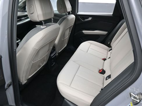 Used 2025 Audi Q4 e-tron Premium Plus w/ Premium Plus image 27