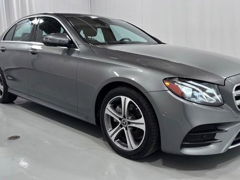 Used 2019 Mercedes-Benz E 300 4MATIC image 4