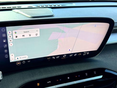 Used 2025 Buick Enclave Preferred image 30