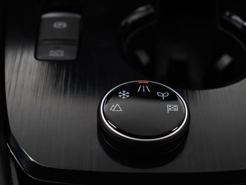 Used 2024 Nissan Rogue SV image 21