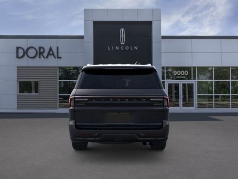 New 2025 Lincoln Navigator Reserve AWD/4WD image 5