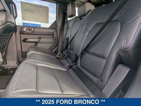 New 2025 Ford Bronco Badlands image 18