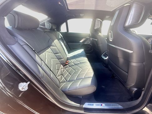 Used 2023 BMW 760i xDrive w/ Executive Package AWD/4WD image 28