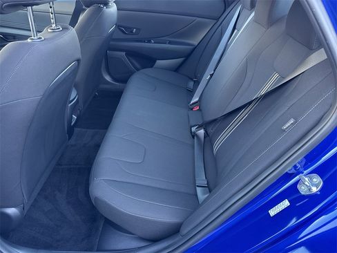 Used 2025 Hyundai Elantra SEL image 20
