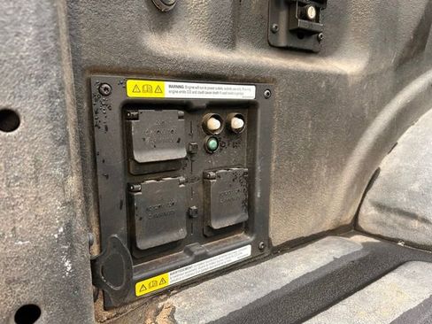 Used 2023 Ford F150 Limited image 12