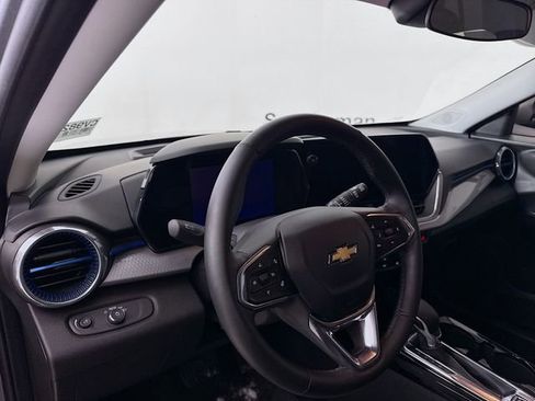 Used 2024 Chevrolet Trax LT w/ Driver Confidence Package image 11