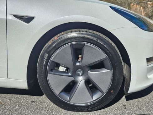 Used 2023 Tesla Model 3 Standard Range image 16