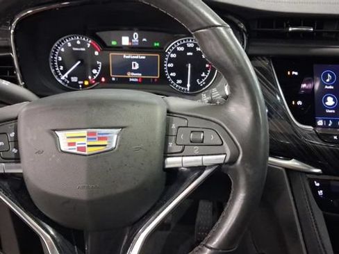 Used 2024 Cadillac XT6 Premium Luxury FWD image 11