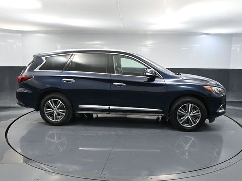 Used 2020 INFINITI QX60 Luxe w/ Essential Package image 4