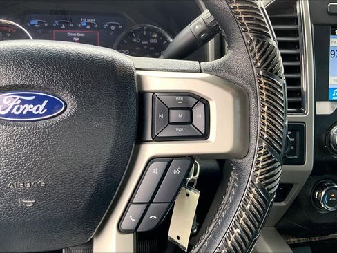 Certified 2019 Ford F250 Lariat w/ Chrome Package image 24