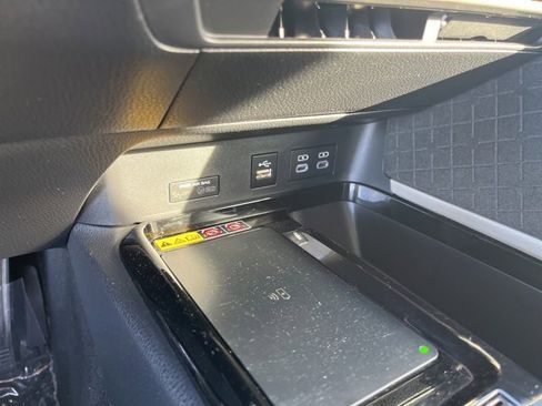 Used 2025 Toyota Camry XLE w/ Premium Package image 27