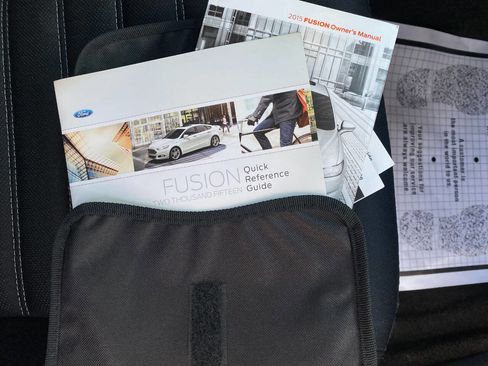 Used 2015 Ford Fusion SE FWD image 31