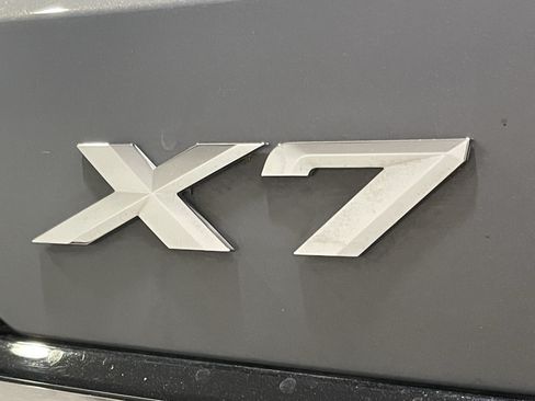 Used 2024 BMW X7 xDrive40i w/ Premium Package AWD/4WD image 24