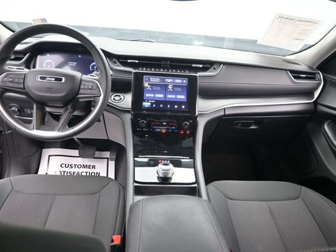 Used 2024 Jeep Grand Cherokee L Laredo RWD image 17