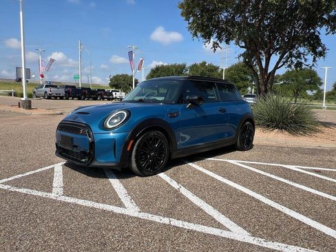 Used 2022 MINI Cooper S w/ Premium Package image 2