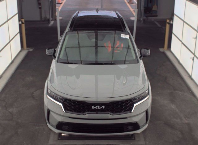 Certified 2023 Kia Sorento SX FWD image 2