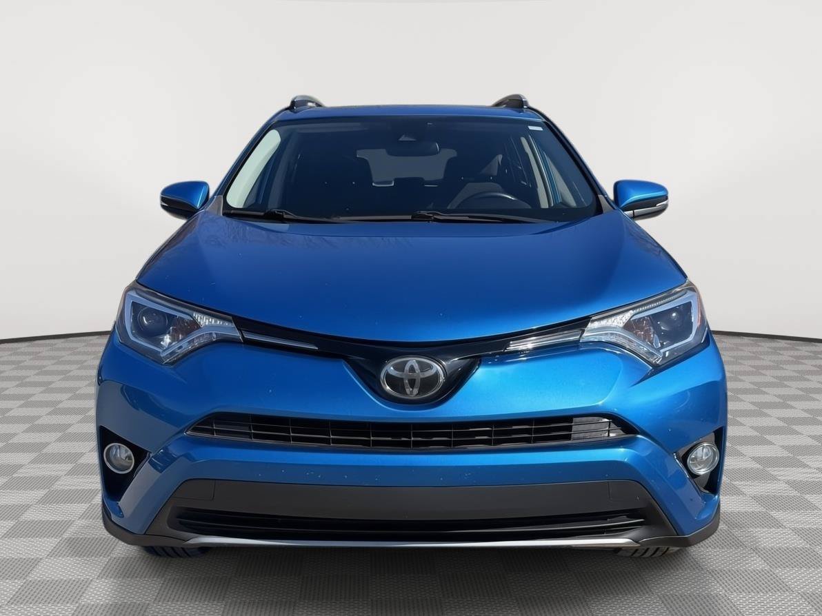 Used 2017 Toyota RAV4 XLE AWD/4WD image 2