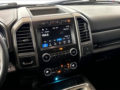 Used 2018 Ford Expedition XLT w/ Equipment Group 202A image 5