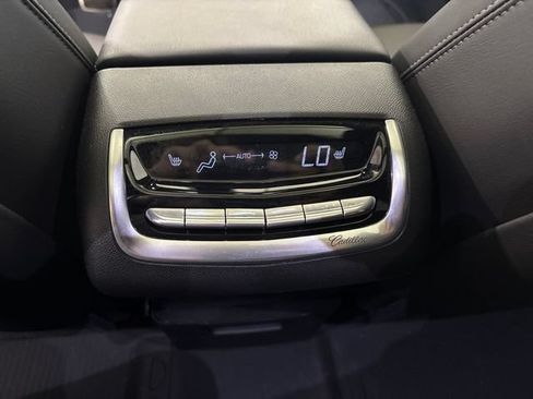 Certified 2024 Cadillac XT6 Sport w/ Technology Package AWD/4WD image 18