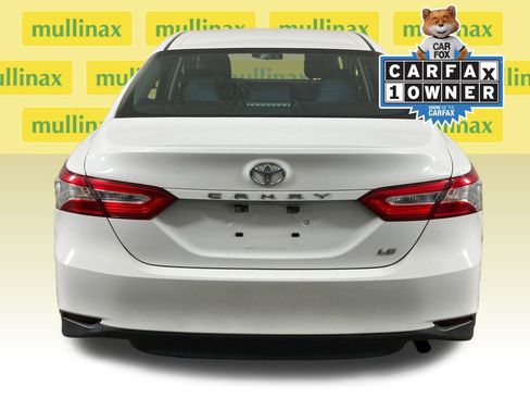 Used 2018 Toyota Camry LE image 7