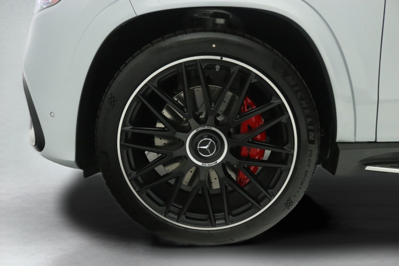 New 2026 Mercedes-Benz GLS 63 AMG 4MATIC image 11