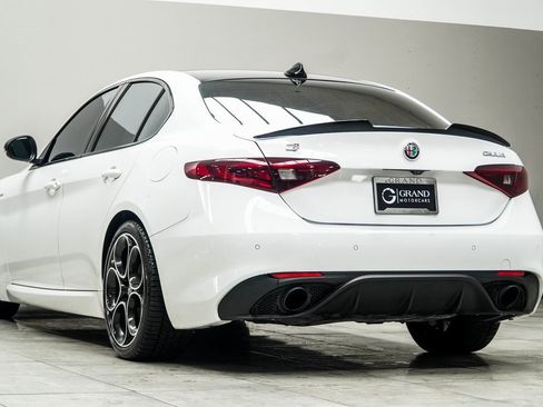 Used 2023 Alfa Romeo Giulia Veloce image 10