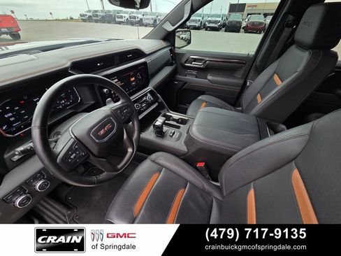 Used 2025 GMC Sierra 1500 AT4 w/ AT4 Premium Package AWD/4WD image 9